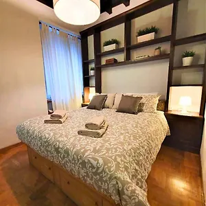 joys-house-in-piazza-navona-wi-fi-netflix.it-romehotels.com/